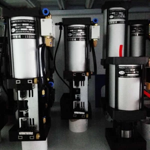NEU 3T-6T Pneumatischer Luftverstärker Druckzylinder 13/15 mm für BT40/50 Spindel - Bild 1 von 6