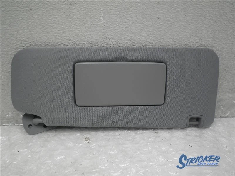 雪佛兰索罗德 1500 拾音器 2014 - 2018 右遮阳板 23465 G18067 — 第 1/4 张图片