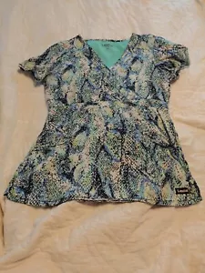 Lands Women's Scrub Top Size S Multicolored Preowned - Picture 1 of 5