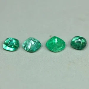0.89 Cts_Best Sugarlouf Cushion_100 % Natural Zambian Bright Green Emerald - Picture 1 of 3