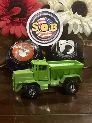 Camión quitanieves Oshkosh 1983 Hot Wheels 1:64 verde sal construcción excelente estado Foto 1 de 4