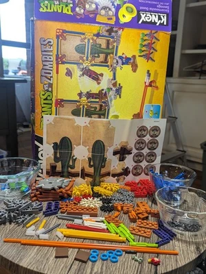 K'NEX Plants vs Zombies Wild West Skirmish Limited Edition Near Complete 2014 - Image 1 of 4