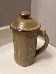 Cornwall Bridge Keramik Stein Krug Becher Deckel 6" braun beige raue Oberfläche Papiere - Bild 1 von 6