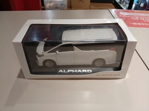 TOYOTA 1/30 Scale TOYOTA Alphard White Very Nice - Picture 1 of 4