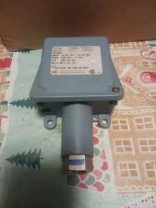New UNITED ELECTRIC CONTROLS H100-191 / H100191  - Picture 1 of 3