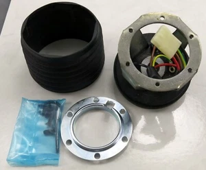 MOMO 4913 Steering Wheel Hub Adapter for Honda Accord and Acura Vigor w/ Cruise - Picture 1 of 9