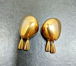 Vintage Liz Claiborne Modernist Gold Tone Clip On Earrings - Picture 1 of 7