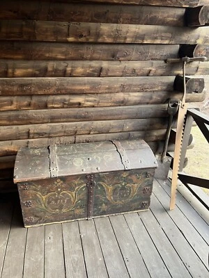 Baúl abovedado de inmigrantes noruegos 1843 temprano Foto 1 de 4