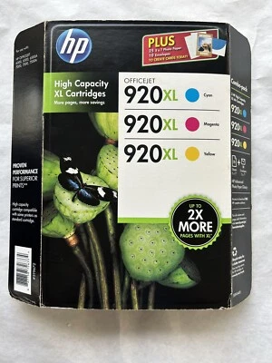 HP 920 XL 1-Pack High Capacity Cartridges Tri-Color Ink Includes 5x7 Photo Paper - Image 1 of 2