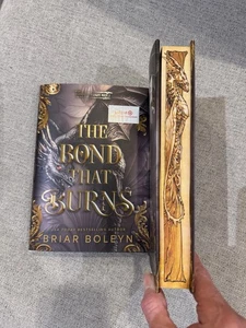 The Bond That Burns by Briar Boleyn Target Exclusive Edition Bonus Content New - Imagen 1 de 14