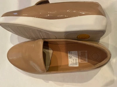 Fitflop Women’s Audrey Crinkle-Patent Leather Smoking Slippers Taupe Shoes 10M - Image 1 of 4