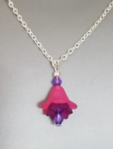 Ladies 17 inch Single Fuchsia Necklace, Silver Plated - Hot Pink Lucite Flowers - Picture 1 of 5