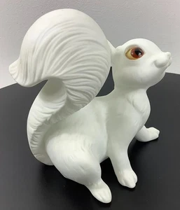Vintage Fine Bone China weißes Eichhörnchen von Freeman für GG George gute Figur 4,25 Zoll - Bild 1 von 7