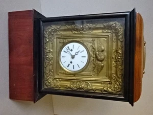 Bracketclock mit Messingrelief - Bild 1 von 4