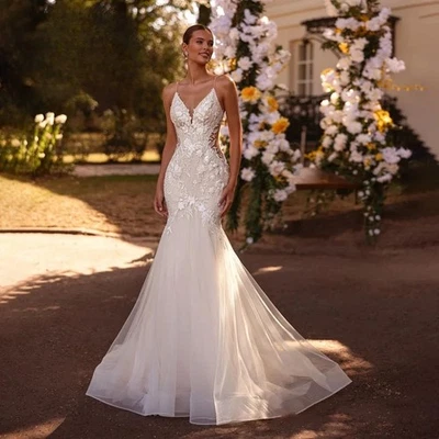 性感美人鱼婚礼礼服细肩带无袖蕾丝贴花新娘礼服 — 第 1/4 张图片