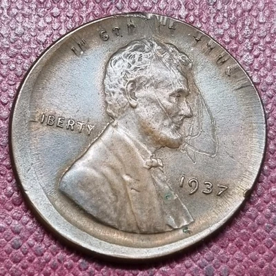 1937 Lincoln Wheat Cent 1c -- ERROR -- OFF CENTER + BROADSTRUCK #93270 - Image 1 of 2