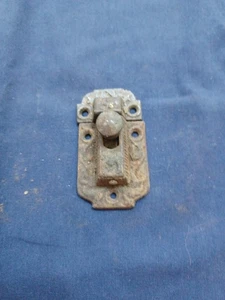 1 ANTIQUE EASTLAKE CAST IRON CABINET LATCH W/ KEEPER LOT 5 - Picture 1 of 2