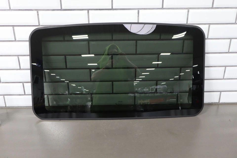 Panel de vidrio techo corredizo OEM Dodge Challenger 08-14 Foto 1 de 4