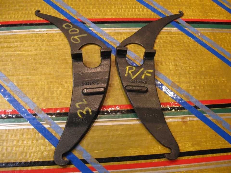 Brazo de palanca de leva de freno Packard 900 1932. Par L/R. Foto 1 de 1