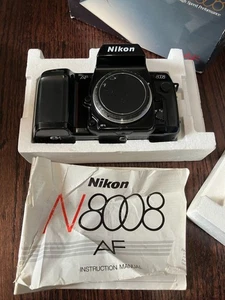 Nikon AF N8008 analoge Spiegelreflexkamera mit einem Objektiv, nur Gehäuse, getestet und funktionsfähig - Bild 1 von 4