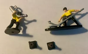 H-O Scale Race Car Pit Crew Action Figures 4-piece Cat - Picture 1 of 2