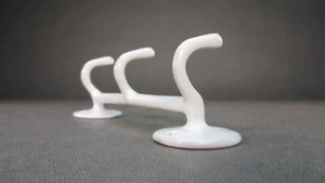 Drei Hakenleisten für gurnemanz Handtuchhaken aus Gusseisen / Emaille - Bild 1 von 13