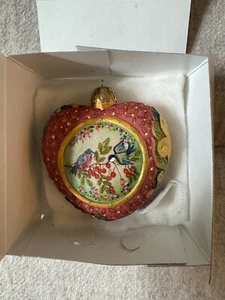 G.DEBREKHT Sculpted Hand-Painted Birds Heart Shaped Ornament NEW! - Picture 1 of 2