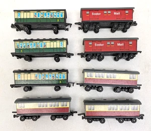Thomas & seine Freunde Ertl alte Reisezugwagen Personenwagen + Sodor Postwagen Konvolut 1987 1995 - Bild 1 von 7