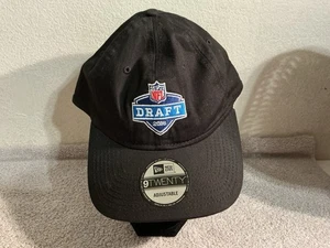 CAPPELLO NERO REGOLABILE NFL DRAFT NEW ERA 2018 - Foto 1 di 9