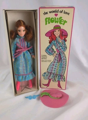 Muñeca Hasbro The World of Love Flower 1971 con caja ropa original Foto 1 de 4