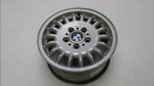 JANTE ALLIAGE -- BMW 3 serie Compact (E36/5) 1995 36112227647 - Imagen 1 de 2