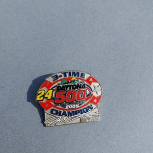 3 Mal Daytona 500 Champion 2006 47th Annual Nascar Mütze Jacke Weste Pin - Bild 1 von 2