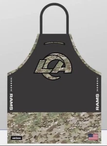 Los Angeles Rams Salute To Service Spieltag Schürze gegen Heilige - Bild 1 von 3