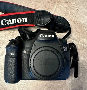 canon 6d body with 2 lenses and flashes - Picture 1 of 9