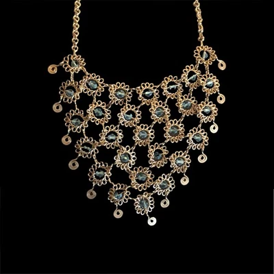 Collar floral estilo babero azul pastel cristales tono plata Foto 1 de 4