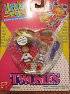 Mattel Li'l Secrets Twosies 1995 BRAND NEW SEALED NEVER OPENED vintage 2-Dolls - Picture 1 of 4
