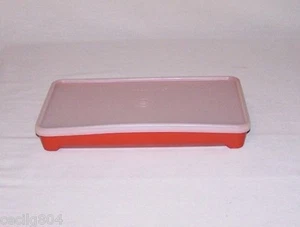 LNC TUPPERWARE BACON HOTDOG SAUSAGE OR SMALL MARINATER - Picture 1 of 4