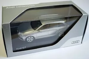 Audi Collection Spark 1/43 Audi Q7 Foil Florett Silver Diecast - Imagen 1 de 1