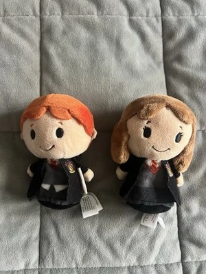 Ron and Hermione Itty Bittys Hallmark 4" Plush Wizarding World Harry Potter - Image 1 of 4
