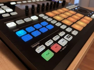 Native Instruments (NI) MASCHINE  Studio TOP! - Bild 1 von 18