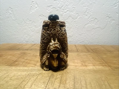 Antigua botella de tabaco tortuga dragón china de Ou Jianxiong Foto 1 de 4