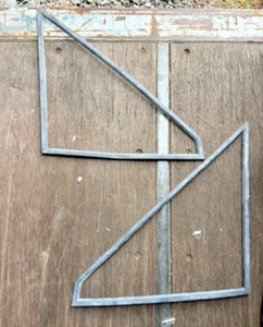 Par de marcos de vidrio usados originales Ford Mustang 1979-1986 hatchback cuarto - Imagen 1 de 3