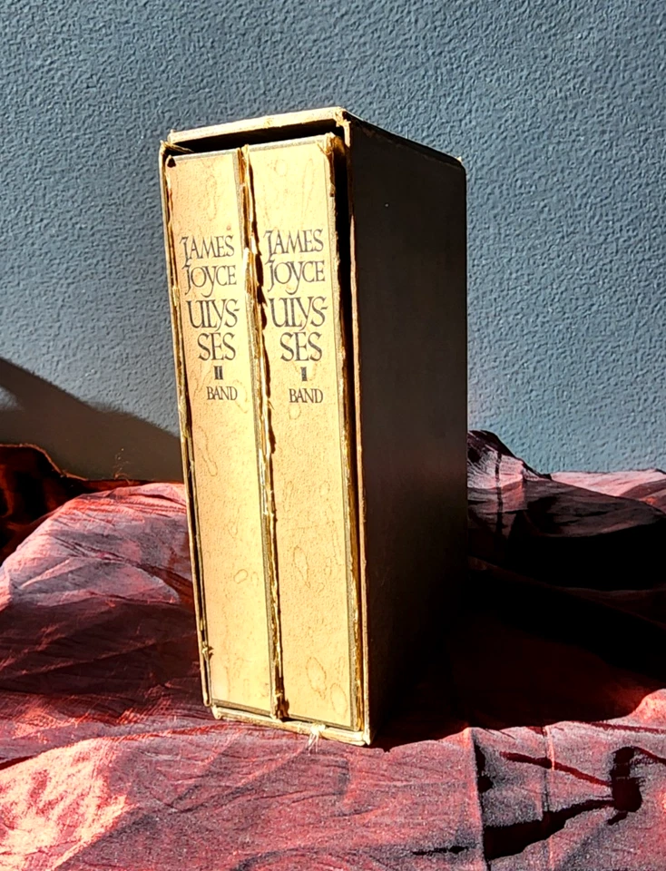 Scarce ~ ULYSSES ~ JAMES JOYCE 1930 2nd German Edition 2 vol in slipcase - Image 1 of 4