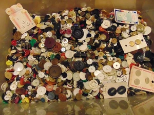 15 lbs Vintage Buttons Mixed Estate Sale Huge Lot - Picture 1 of 3