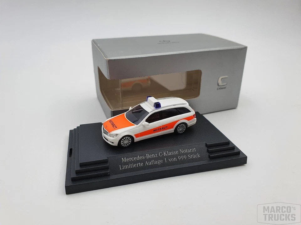 Busch Mercedes-Benz C-Klasse T-Modell „Notarzt“ B6 696 0328 - 1:87 - /BU261 - Bild 1 von 1