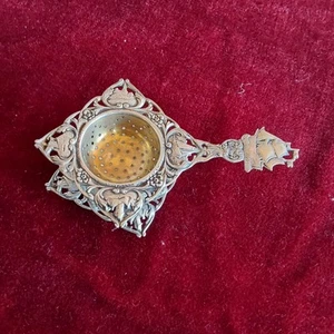 Colino da tè con ripiano, argento 800, veliero, 57 gr - Foto 1 di 7