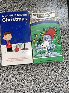2 Charlie Brown VHS Movies - Picture 1 of 3