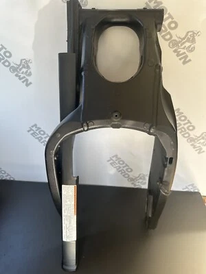 SUZUKI GSXR 1000 2009-2016 REAR SWINGARM BLACK SWINGING ARM OEM GSXR SWINGARM - Image 1 of 4