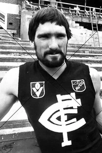 Peter Bosustow Portrait in Carlton Football Club Jumper Photo Print 6" x 4" - Picture 1 of 1