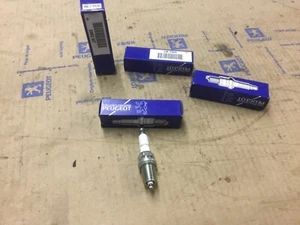 set Genuine Peugeot 106 306 citroen saxo vts Spark Plug 5962w7 champion rc6ycc - Picture 1 of 3